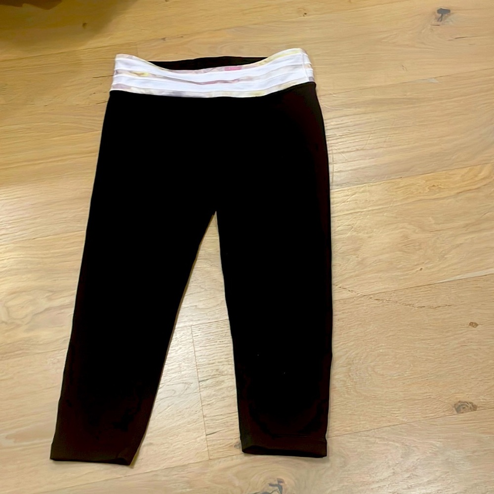 amazing condition, stretch and comfortable ivivva size 14 leggings